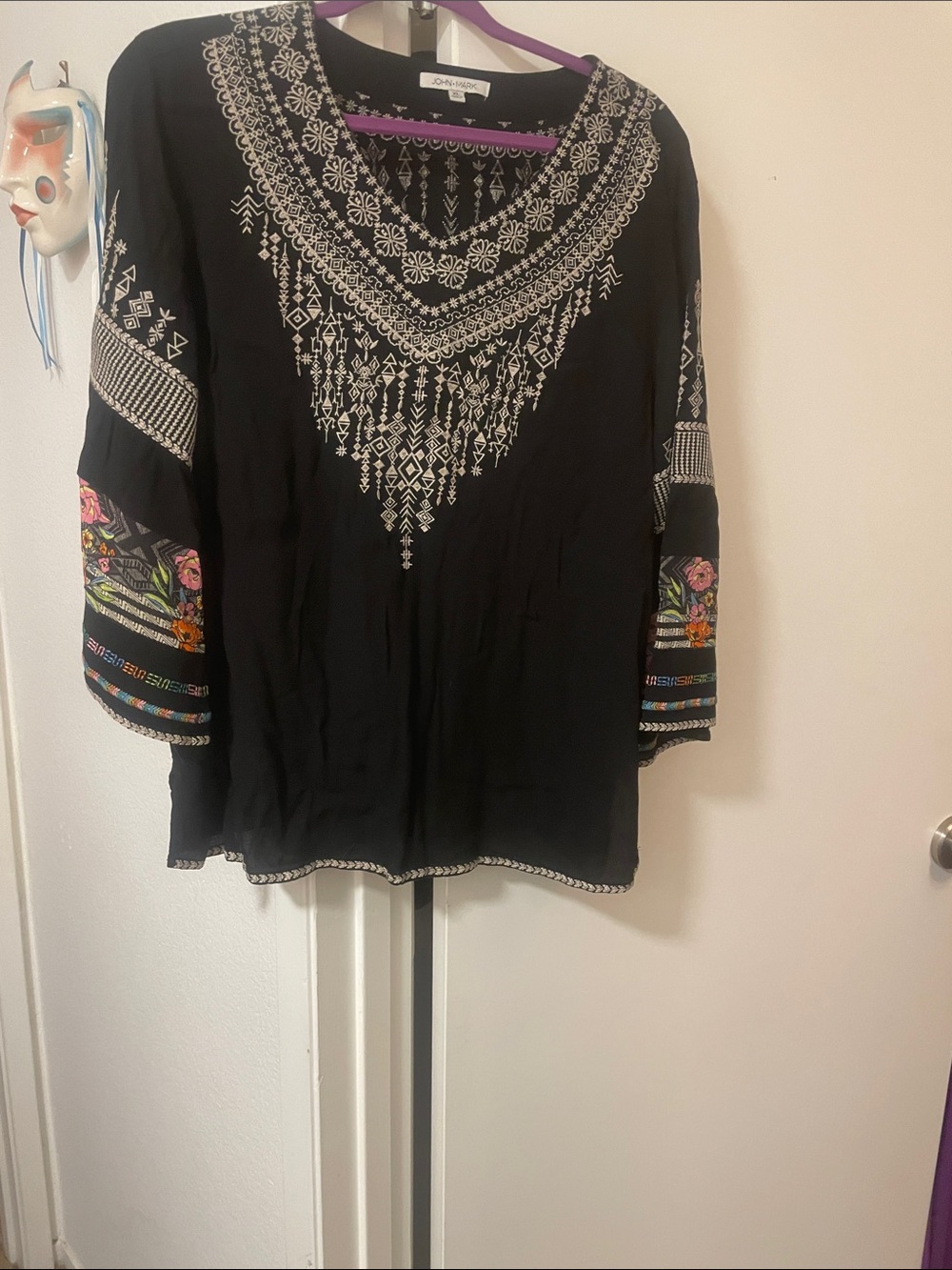Pretty John Mark Black top with embroidery Sz XL